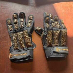 Black and Gold Training Gloves